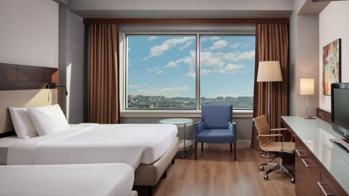 Delta Hotels by Marriott Istanbul West Room photo